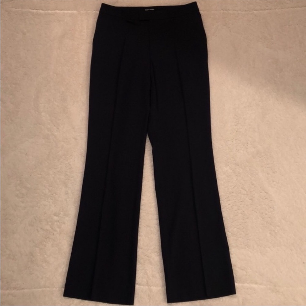Ellen Tracy Dress Pants Dark Navy Blue Wide leg
Size 6 career Dress Pants